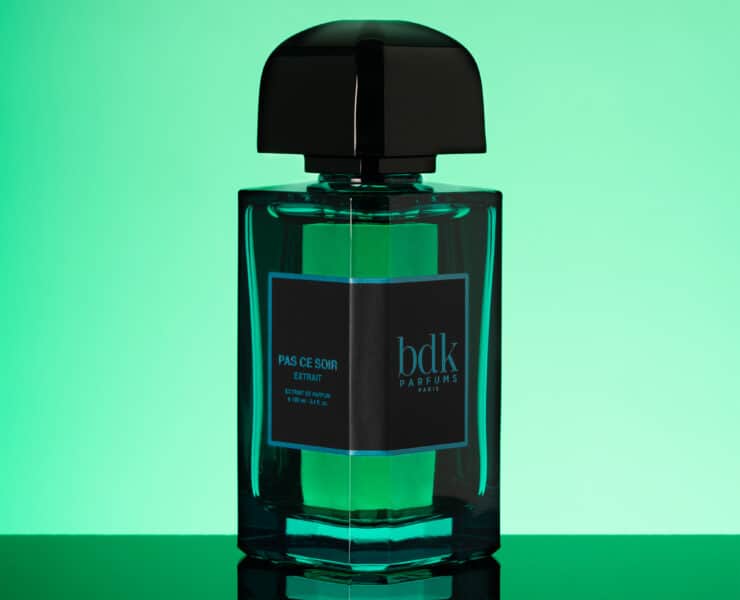 Pour ce second extrait de la collection Parisienne de BDK Parfums, PAS CE SOIR EXTRAIT suscite encore plus d'addiction et de gourmandise.