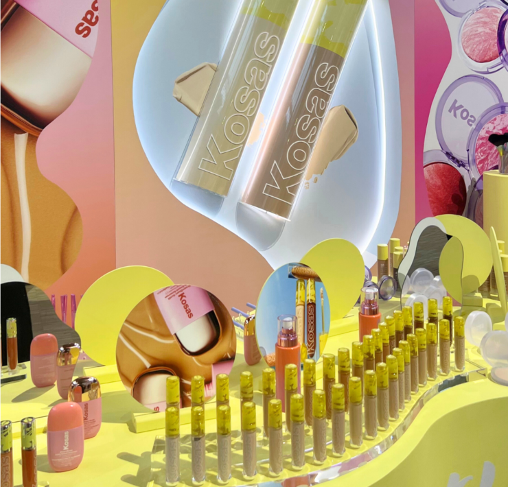 Kosas, la marque californienne de makeup clean arrive chez Sephora. Kosas est connue pour son best-seller : le revealer concealer ! Zoom sur cette marque que Tiktok et Insta valident déjà